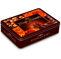 Продуктови Категории Шоколади Magnat Пралини от млечен шоколад с карамелен пълнеж и парченца фъстъци в метална кутия 266 гр